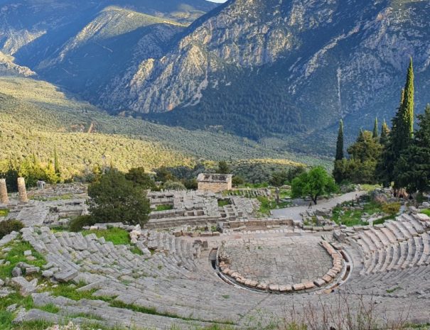 Delphi English Day Trip from Athens